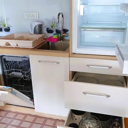 Apartma Lina *